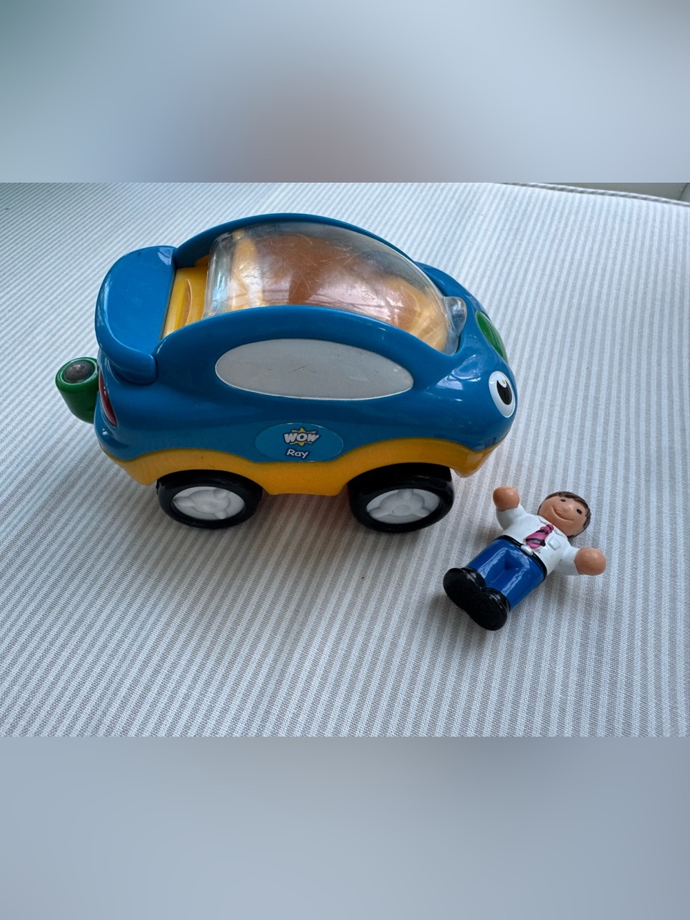 WOW Toys Rolling Ray Friction Powered Racing Car